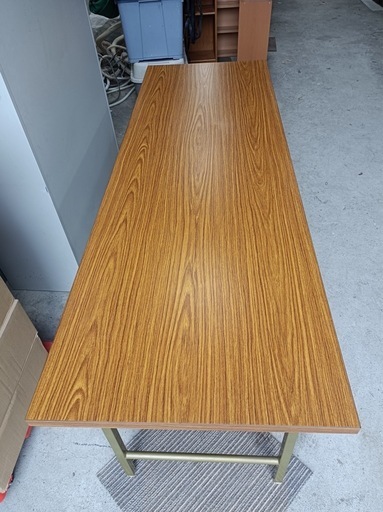 ★［八4631］〈美品〉折りたたみ長机　会議用テーブル　外形寸法　60X180㎝   高さ70㎝