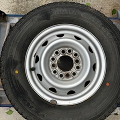 145/80R12
　スタッドレス　製造2021.27週　バリ山