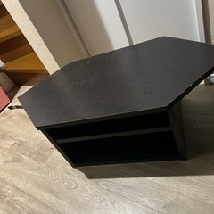 コーナーにも使いやすいテレビ台
