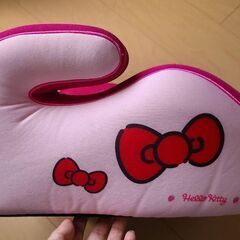 【お取り引き中】😅🩷ジュニアシート🩷ハローキティ😊最終値下げ200円🙆別出品と２個セット購入なら300円😁の画像