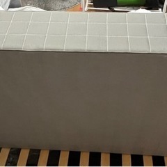 IKEAクイーンベッドの画像