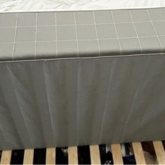 IKEAクイーンベッドの画像