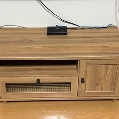 木製のテレビ台