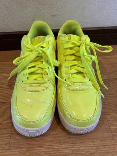 NIKE Air Force Low エナメル 蛍光イエロー