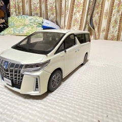 アルファード　HV カラーサンプル　模型の画像