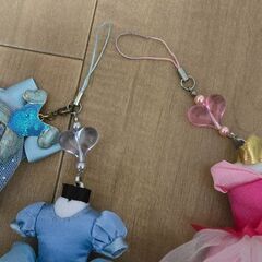 300円  ディズニープリンセスドレスキーホルダーセット