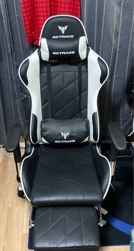 ゲーミングチェア、デスク、マット