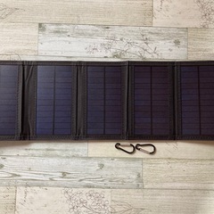 折りたたみソーラーパネル  充電式　USB　コンパクトサイズ　防水の画像