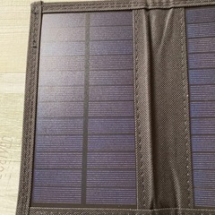 折りたたみソーラーパネル  充電式　USB　コンパクトサイズ　防水の画像