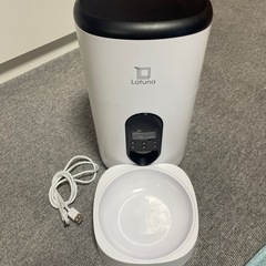 ペット 自動餌やり器の画像