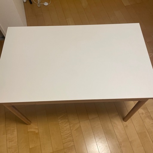 IDEE】 STILT TABLE 1000 White