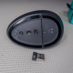 Logicool(ロジクール)ワイヤレス 静音 エルゴノミック マウス LIFT M800GR Bolt Bluetooth smartwheel ワイヤレスマウス 無線の画像