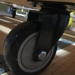  キャスター ガラス ローテーブル センターテーブル 棚 台 北欧モダン 西海岸style ディスプレイ
トローリーテーブル
の画像