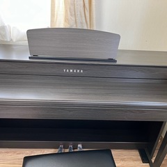 美品【電子ピアノ】　ヤマハ　グラビノーバ　CLP635の画像