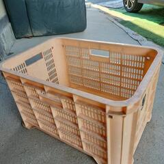 収穫用コンテナ　100個(中古)