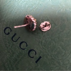 片方のみGucciピアスの画像
