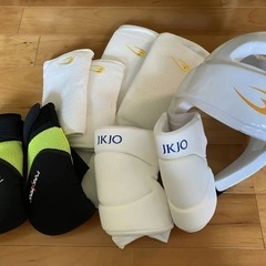 空手、格闘技の防具一式