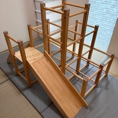 お譲り先決まりました]RiZKiZ 木製ジャングルジム