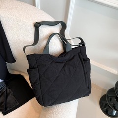 [Lovehomily] ナイロン クロスボディ バッグ 大容量 パディング ショルダーバッグ 軽量 フグ トートハンドバッグ 調節可能 ストラップ カジュアル トラベルバッグ　の画像