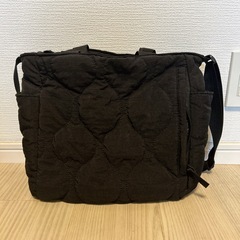 [Lovehomily] ナイロン クロスボディ バッグ 大容量 パディング ショルダーバッグ 軽量 フグ トートハンドバッグ 調節可能 ストラップ カジュアル トラベルバッグ　の画像