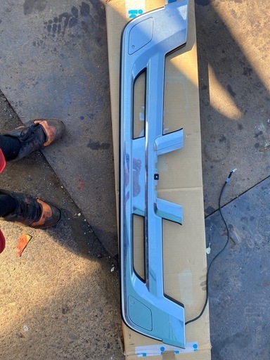 (中古)いすゞ　ファイブスター　バンパーグリル　純正