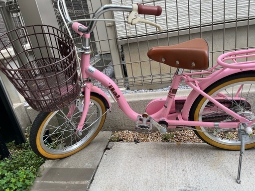 ピンク子供自転車