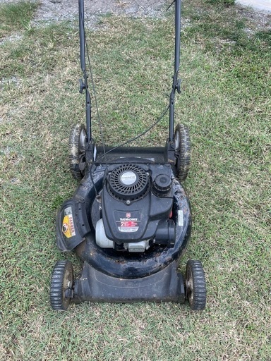 Yard Machines 21”草刈り機