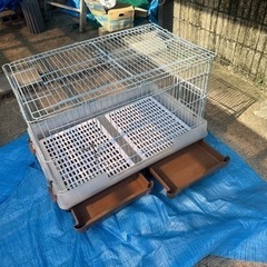 うさぎ小屋（ゲージ）