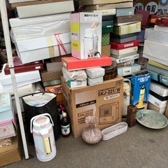 無料！古民家から出て来たお歳暮など　食器 花瓶 ストーブ 掛け軸などなどの画像