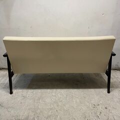◆🔶期間限定・特別価格🔶◆カリモク60 Kチェア 2人掛け 貴重色 アイボリー ＊特価にての画像