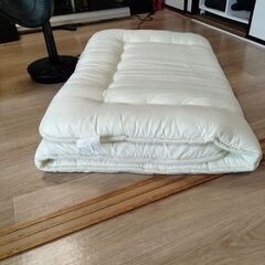 布団・使用期間短いです・300円にて