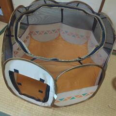 折りたたみケージ　災害時　避難所にて　アウトドア　ペット
