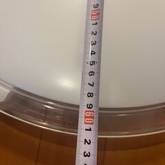 LED天井照明６０センチリモンコン付き１２畳と３２型TVモニターの画像