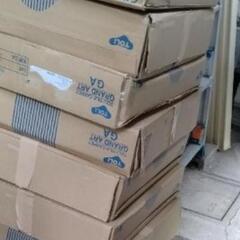 使用済みタイルカーペット１６０枚ぐらいの画像