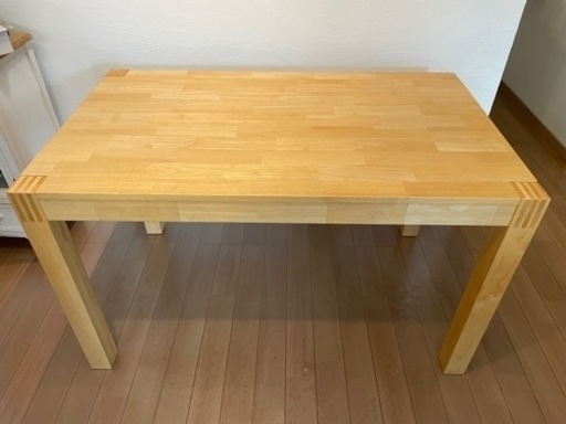 IKEA NORDBYノールドビー　ダイニングテーブル