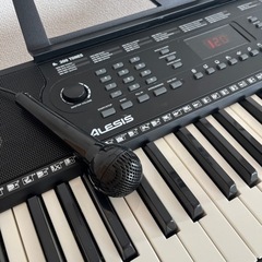 電子キーボード＆スタンドセットの画像