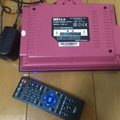 Wizz ウィズ SPD-S955P 9インチポータブルDVDプレーヤー 小型バッテリー充電式 (ピンク)中古Used portable DVD player with AC adapter and remote controllerの画像
