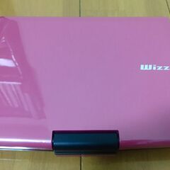 Wizz ウィズ SPD-S955P 9インチポータブルDVDプレーヤー 小型バッテリー充電式 (ピンク)中古Used portable DVD player with AC adapter and remote controllerの画像