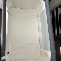 美品、値段相談可】ベビーベッド、コンパクト、1ヶ月半のみ使用（目立った傷、目立った汚れ無し）の画像