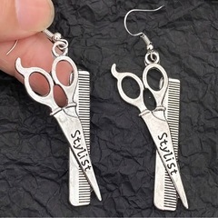 新品　無機質なピアスの画像