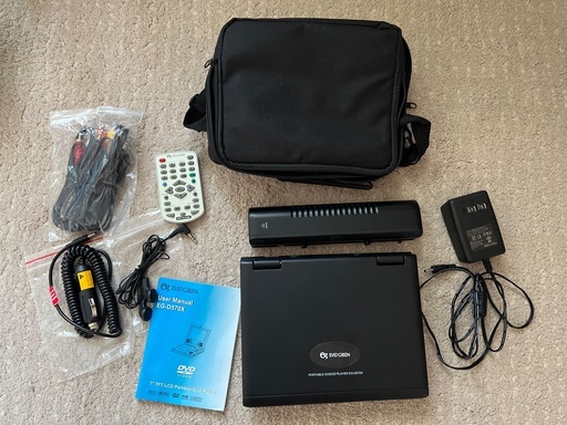 【美品】ポータブルDVDプレーヤー