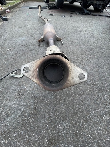 プリウスα触媒