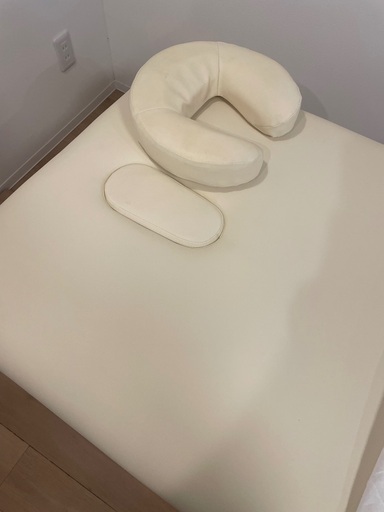 エステ・整体　折りたたみ施術ベット