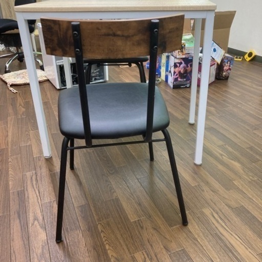 美品　ヴィンテージ調のオシャレでスタイリッシュなテーブル＆椅子のセット　机と椅子　椅子2個付き家具 オフィス用家具 机