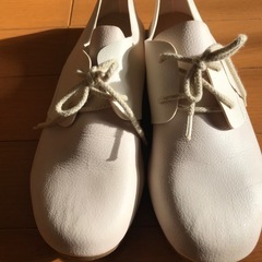 フラットシューズ　ベージュ