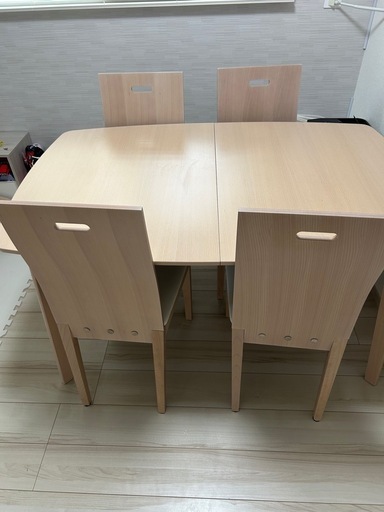 ダイニングテーブル