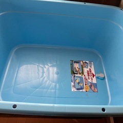 ♡新品、未使用品♡新輝合成 トンボ 角型 タライ ジャンボ 水抜き栓付き ホース穴付き 120型 120リットル ブルー 幅86.0cm×奥行66.0cm×高さ34.0cm 日本製の画像