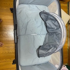 キャスター付き折り畳みベビーベッド
