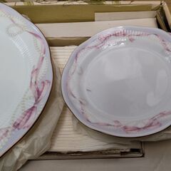 ブランド食器品の画像