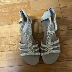 新品ベージュ靴